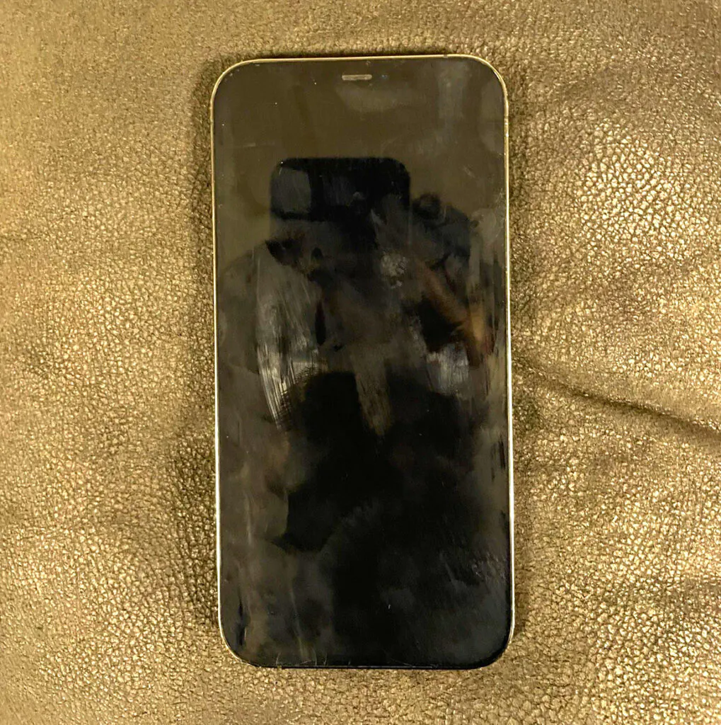 SOLD TOGETHER iPhone 12 64g and iPhone 12 Pro Max 128g,unlocked Read description