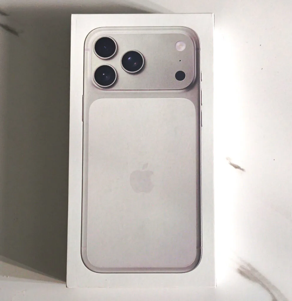 Apple iPhone 17 Pro Max 256GB Silver Unlocked Smartphone New In Box