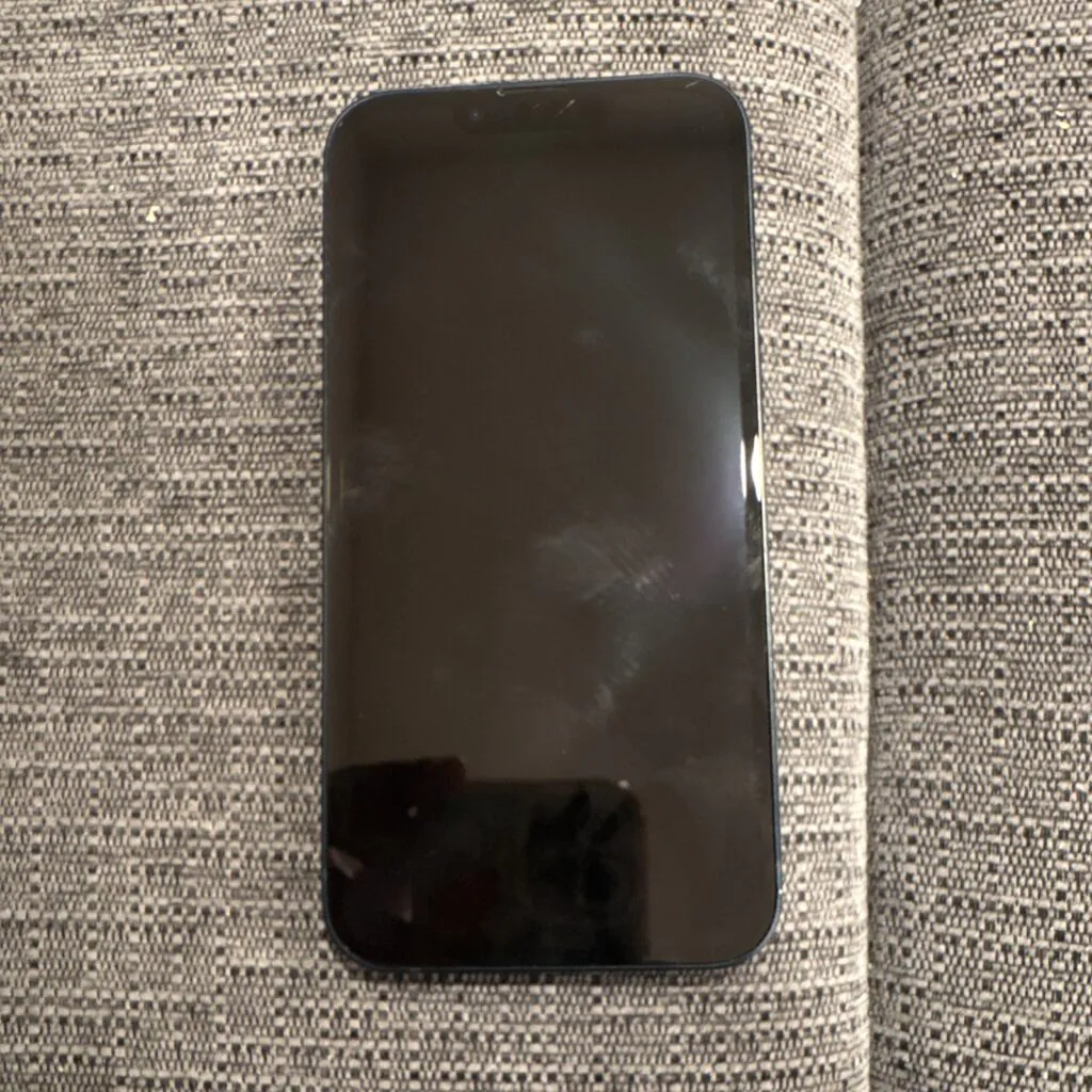 Apple iPhone 13 128GB Midnight (Locked to Cricket) 6.1″ iOS 12MP Camera