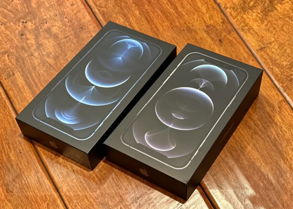 NEW SEALED Apple iPhone 12 PRO MAX 128GB/256GB/512GB Factory UNLOCKED Free ship