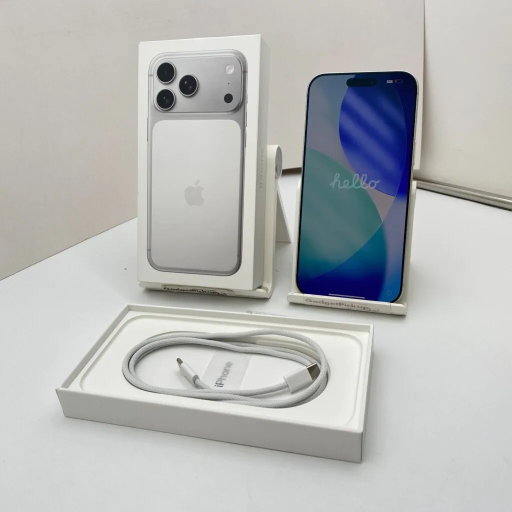 Apple iPhone 17 Pro Max – 256GB – Silver (Unlocked) Open Box