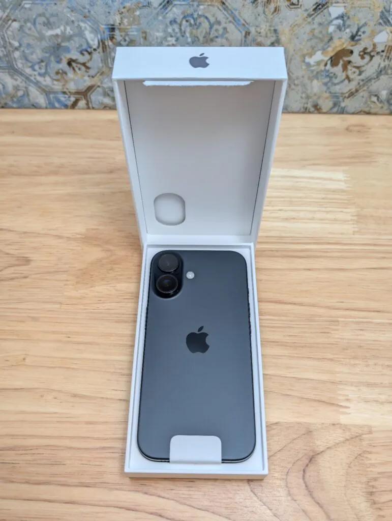 New Open Box Apple iPhone 16 128GB Black (Verizon ONLY)
